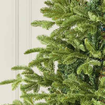 Englemanns Spruce Green Classic Christmas Tree - 7ft / 210cm