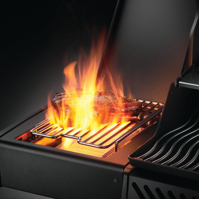 Napoleon Rogue® Phantom Black 3-Burner Gas BBQ - RSE 425 LPG
