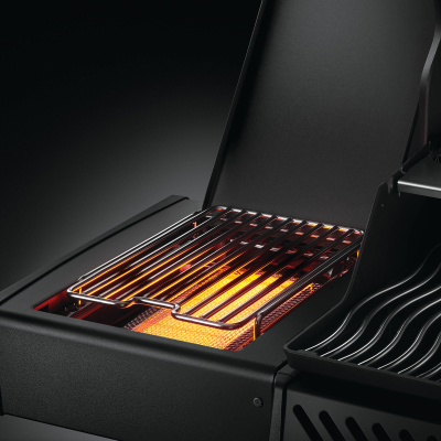 Napoleon Rogue® Phantom Black 3-Burner Gas BBQ - RSE 425 LPG