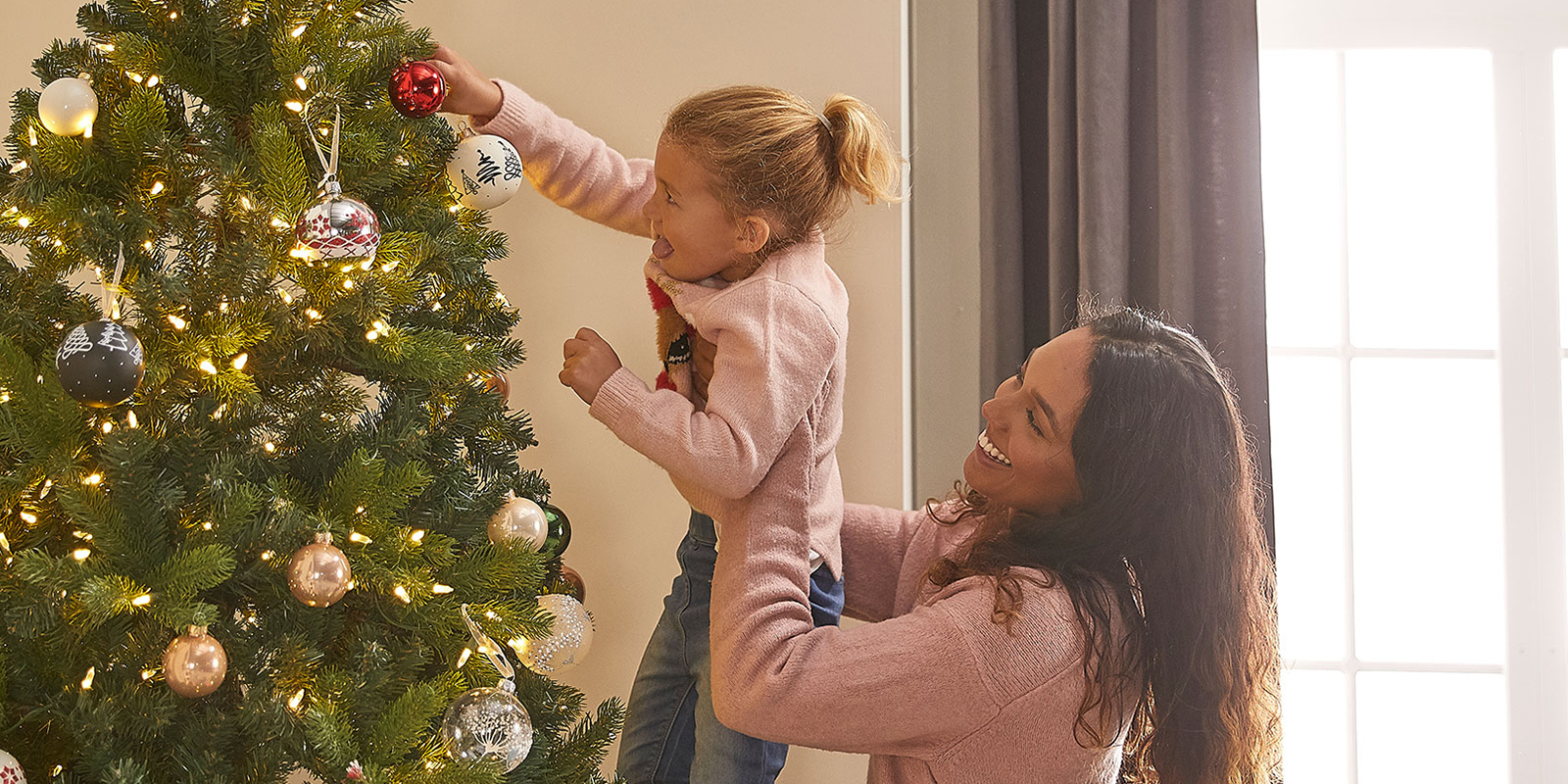 How to Dress Your Christmas Tree