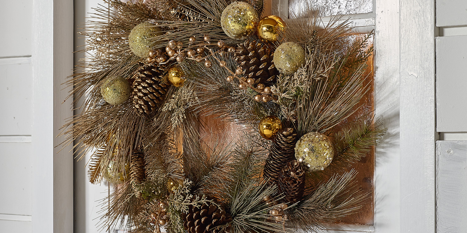 Your Guide to Buying an Artificial Christmas Wreath